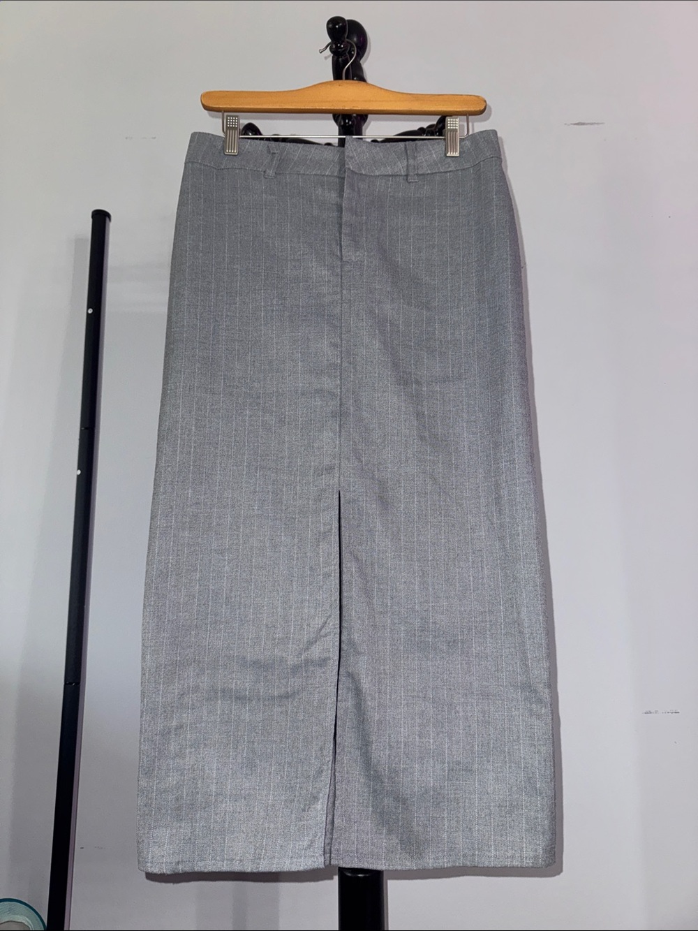 H&M Gray Pinstripe Maxi Skirt 19.3.B2
